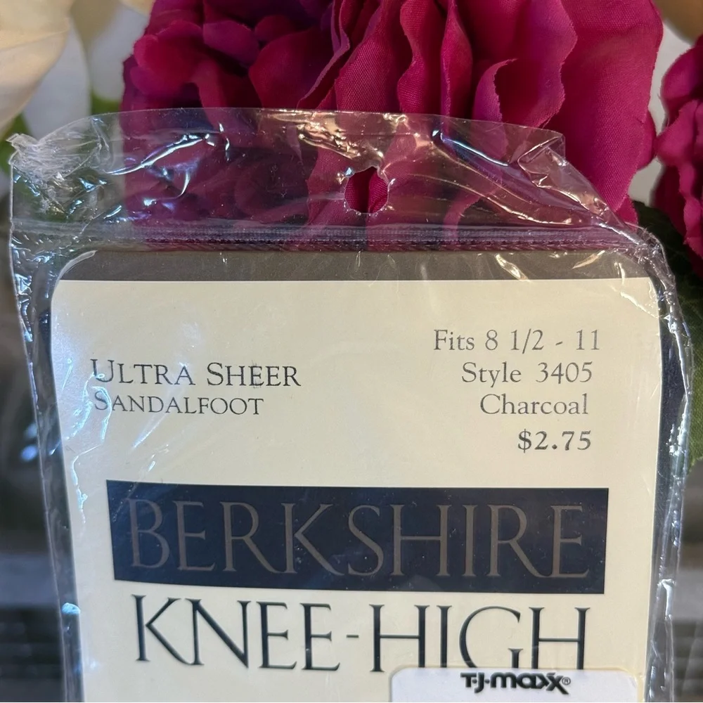 Vintage Berkshire Ultra Sheer Sandalfoot Knee‎ Highs Charcoal 8 1/2 - 11